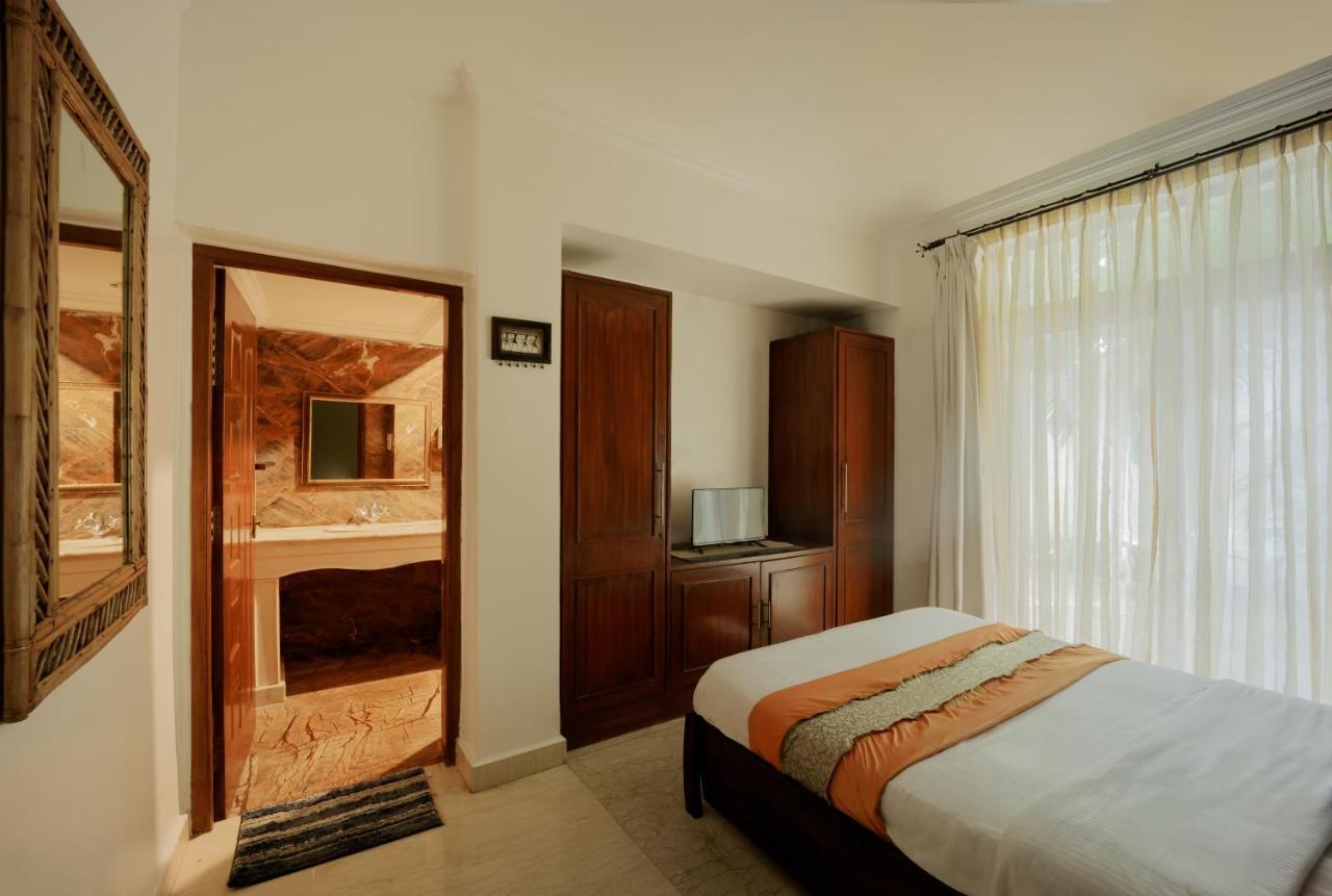 Ocean Suite Goa Dona Paula Exterior photo