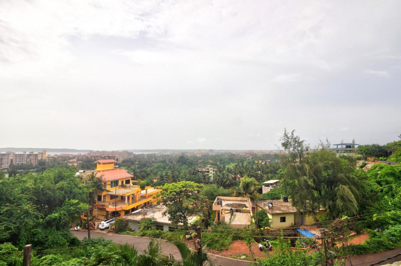 Ocean Suite Goa Dona Paula Exterior photo