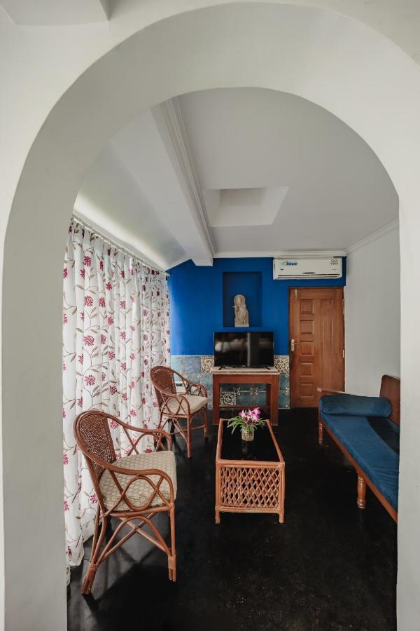 Ocean Suite Goa Dona Paula Exterior photo